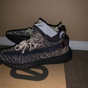 ADIDAS YEEZY 350 V2 BLACK STATIC REFLECTIVE HOW